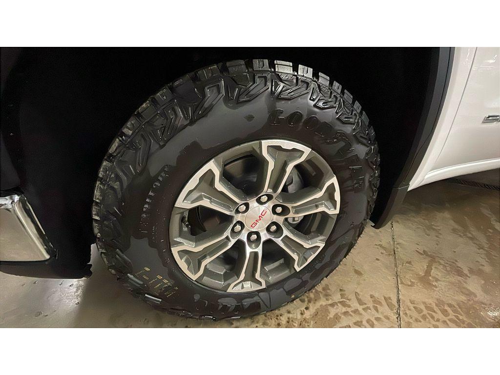 new 2025 GMC Sierra 1500 car, priced at $53,205