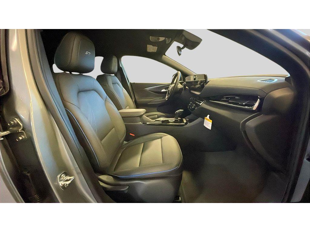 new 2025 Buick Envista car, priced at $28,180