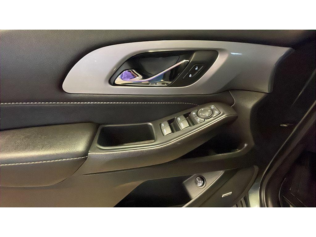 used 2022 Chevrolet Traverse car, priced at $25,381