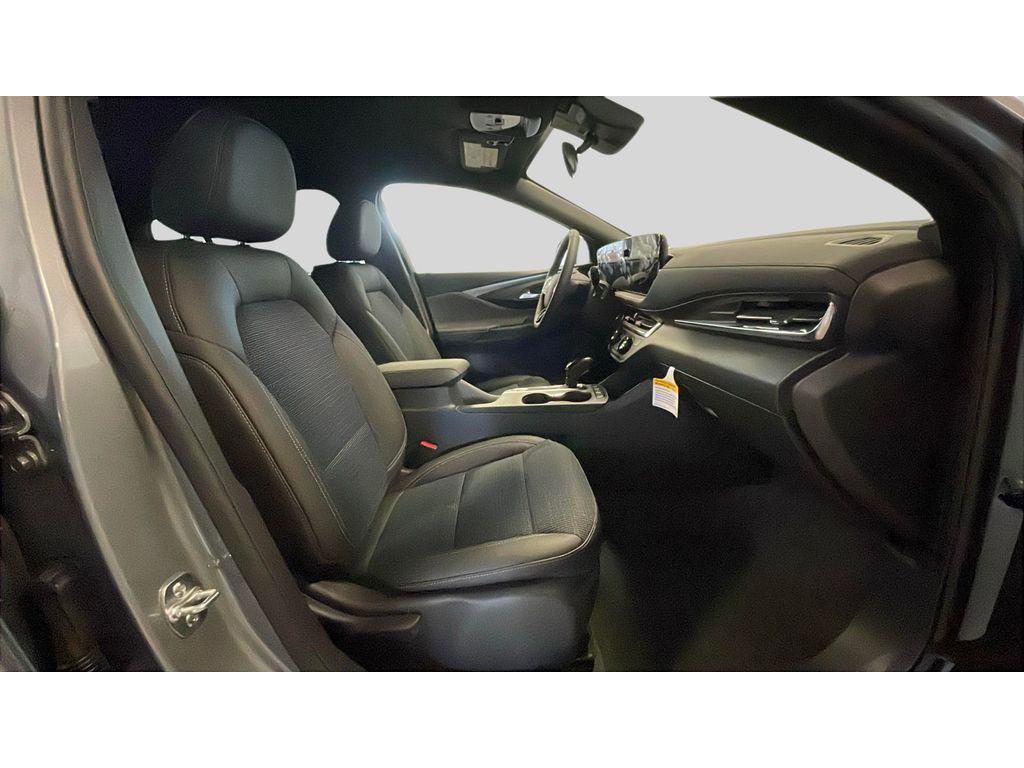 new 2025 Buick Envista car, priced at $25,935