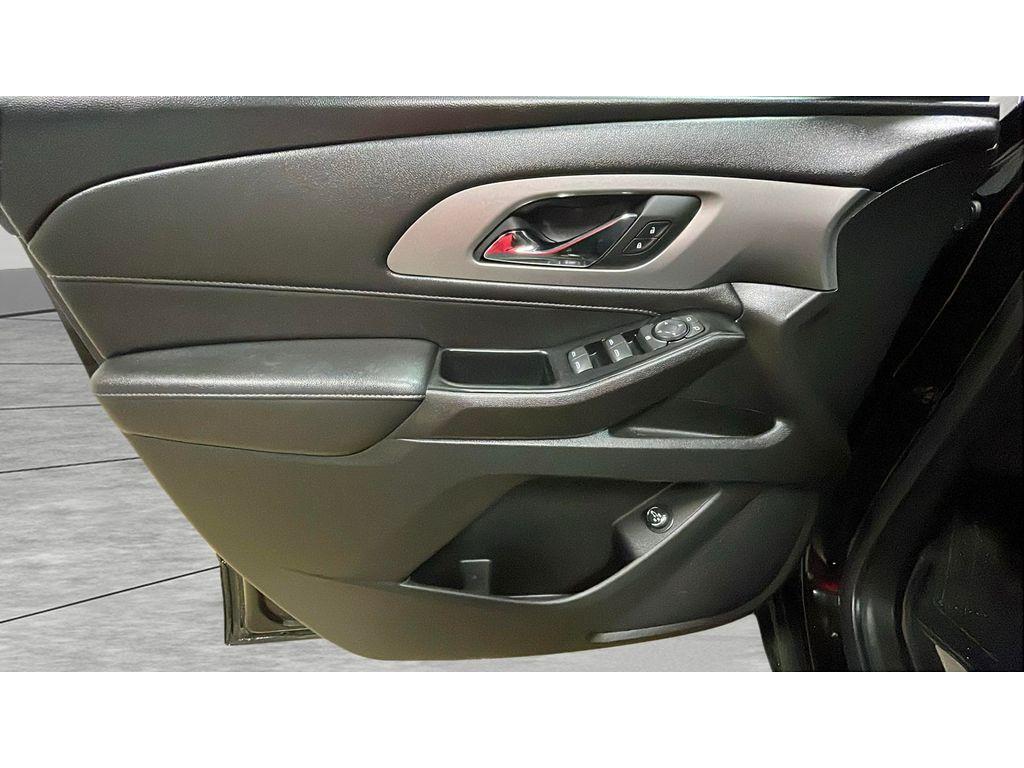 used 2023 Chevrolet Traverse car, priced at $34,500