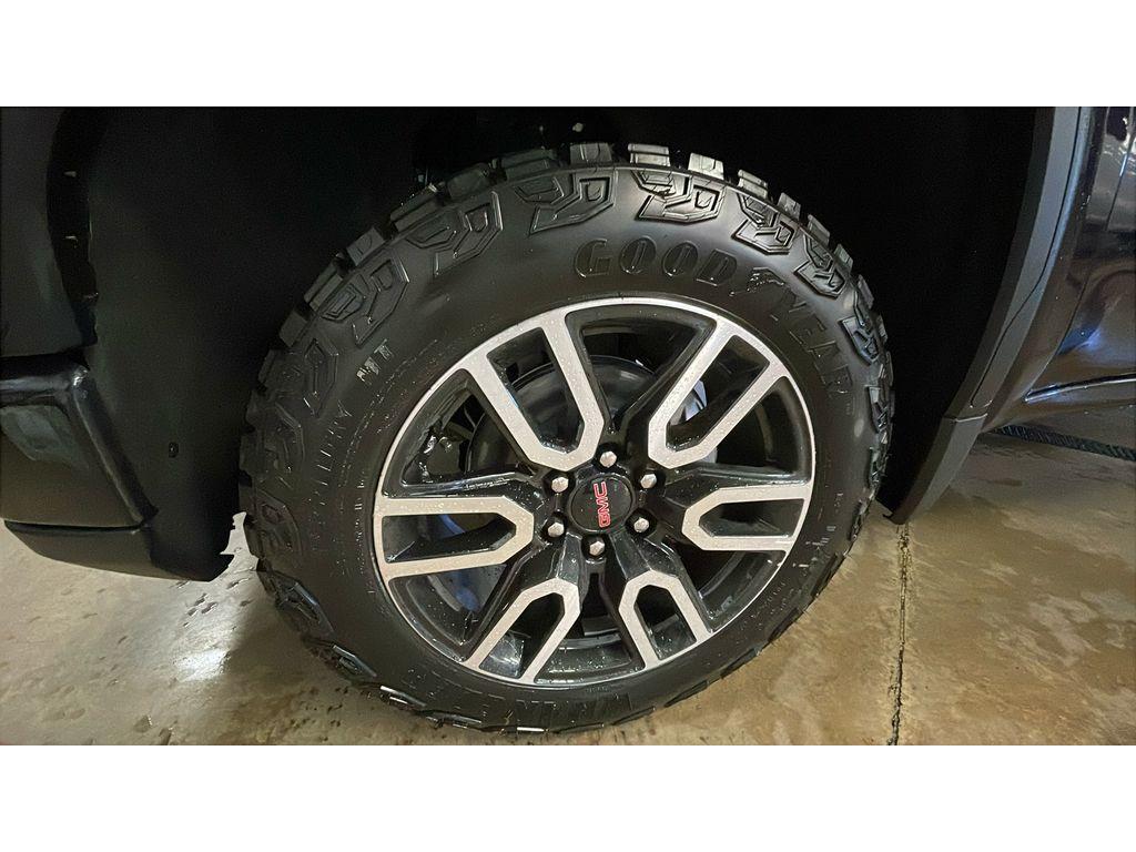 new 2025 GMC Sierra 1500 car, priced at $71,655
