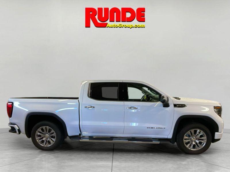 used 2022 GMC Sierra 1500 car, priced at $52,421