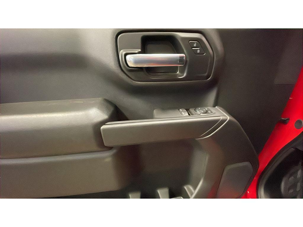 new 2026 GMC Sierra 1500 car, priced at $48,275