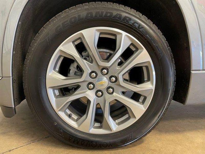 used 2021 Chevrolet Traverse car, priced at $29,972