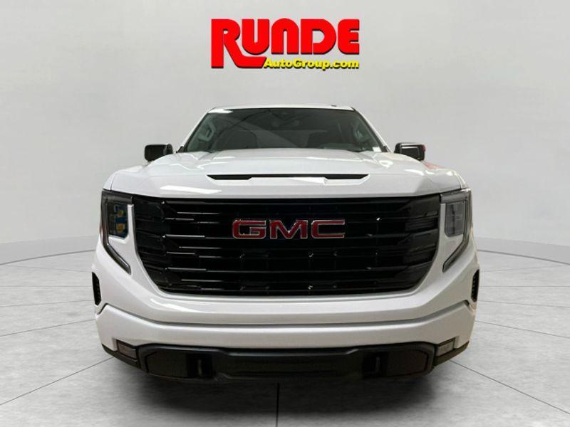 new 2025 GMC Sierra 1500 car, priced at $58,575