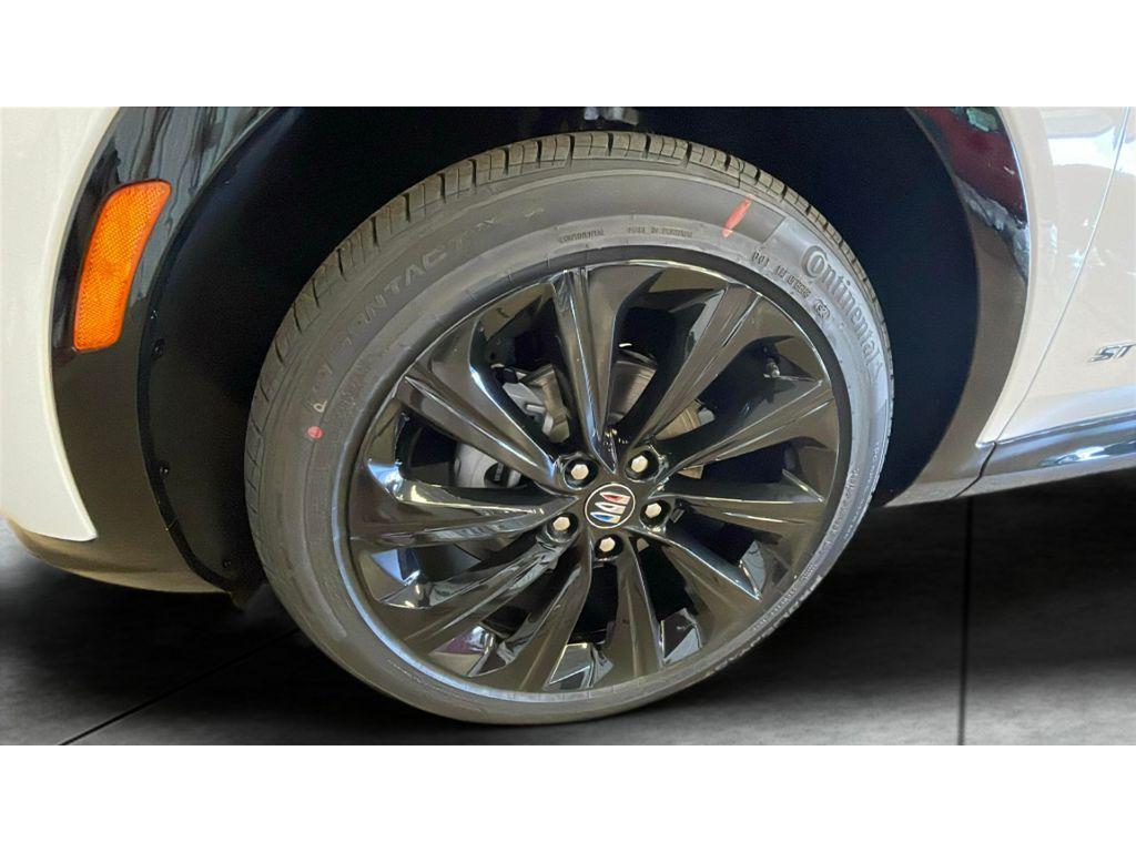 new 2025 Buick Envista car, priced at $29,320