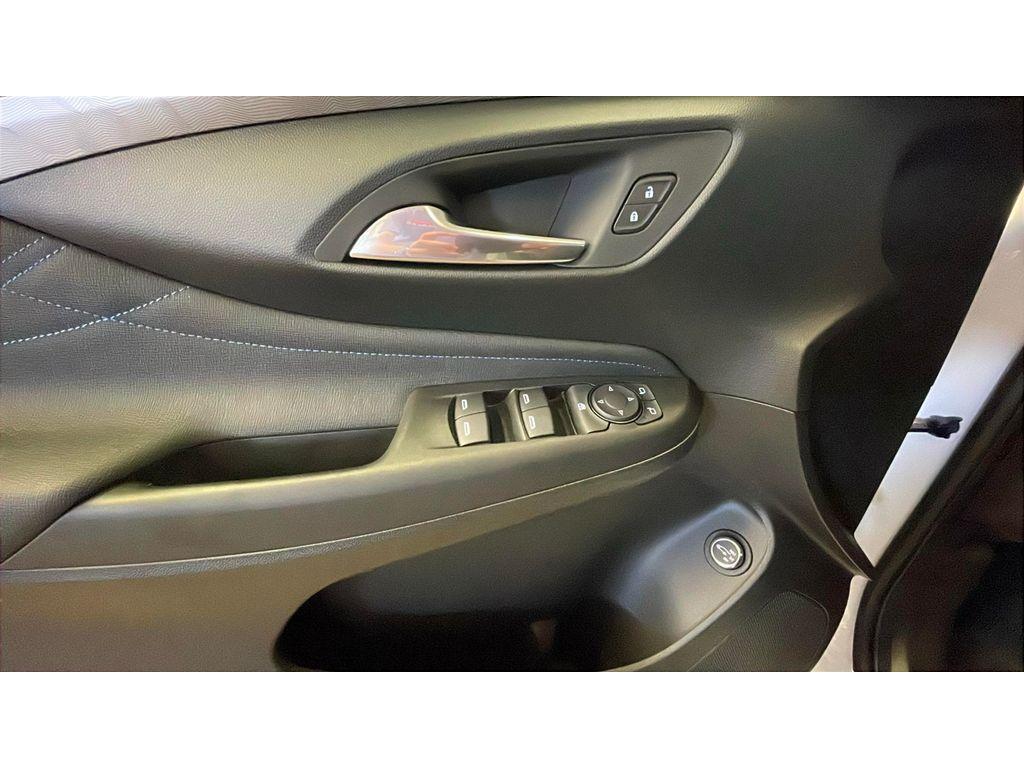 new 2025 Buick Envista car, priced at $29,320