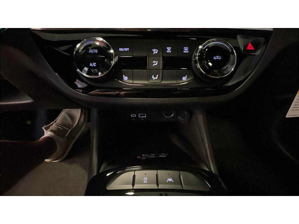 new 2025 Buick Envista car, priced at $29,320