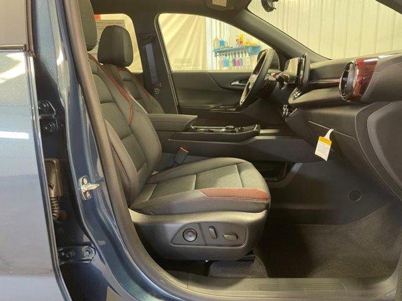 new 2025 Chevrolet Equinox car, priced at $39,375