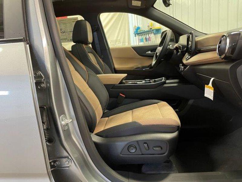 new 2025 Chevrolet Equinox car, priced at $39,375