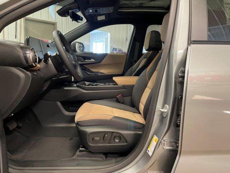 new 2025 Chevrolet Equinox car, priced at $39,375