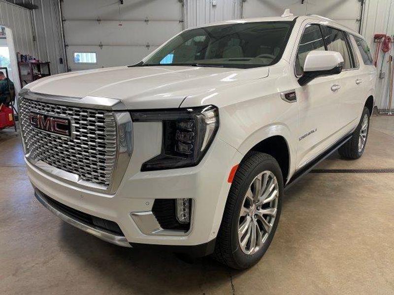 new 2024 GMC Yukon XL car, priced at $92,255