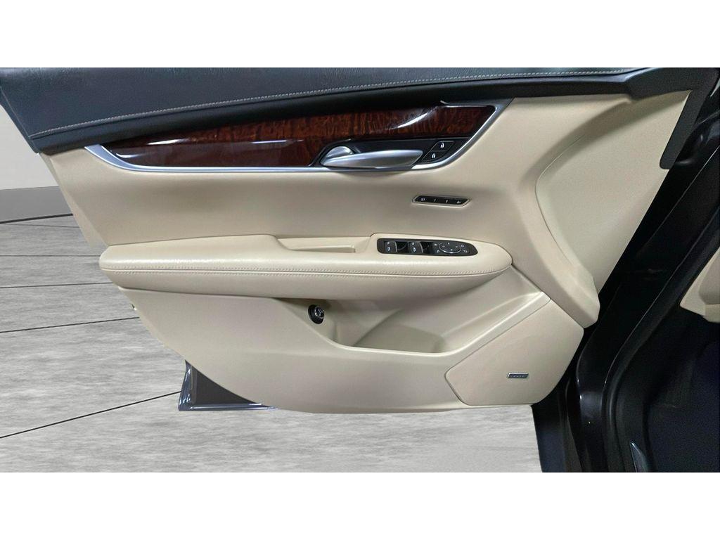used 2019 Cadillac XT5 car, priced at $11,570