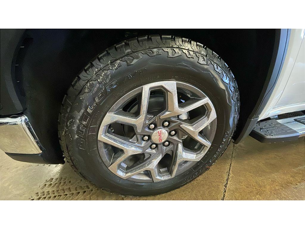 new 2025 GMC Sierra 1500 car, priced at $64,230