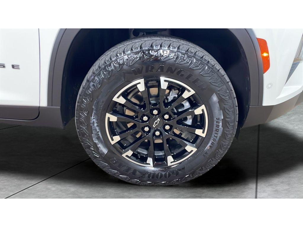 used 2024 Chevrolet Traverse car, priced at $43,990