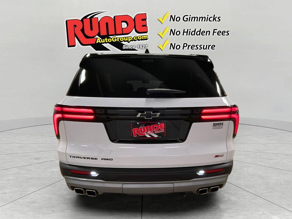 used 2024 Chevrolet Traverse car, priced at $43,990