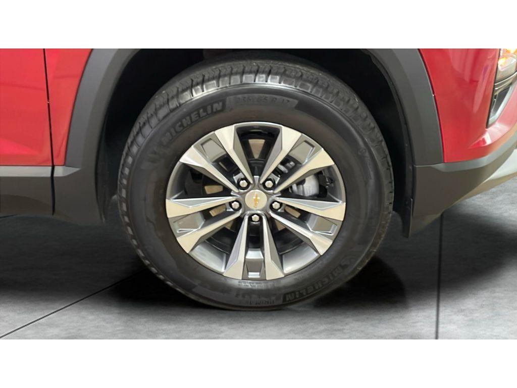 used 2025 Chevrolet Equinox car, priced at $29,900