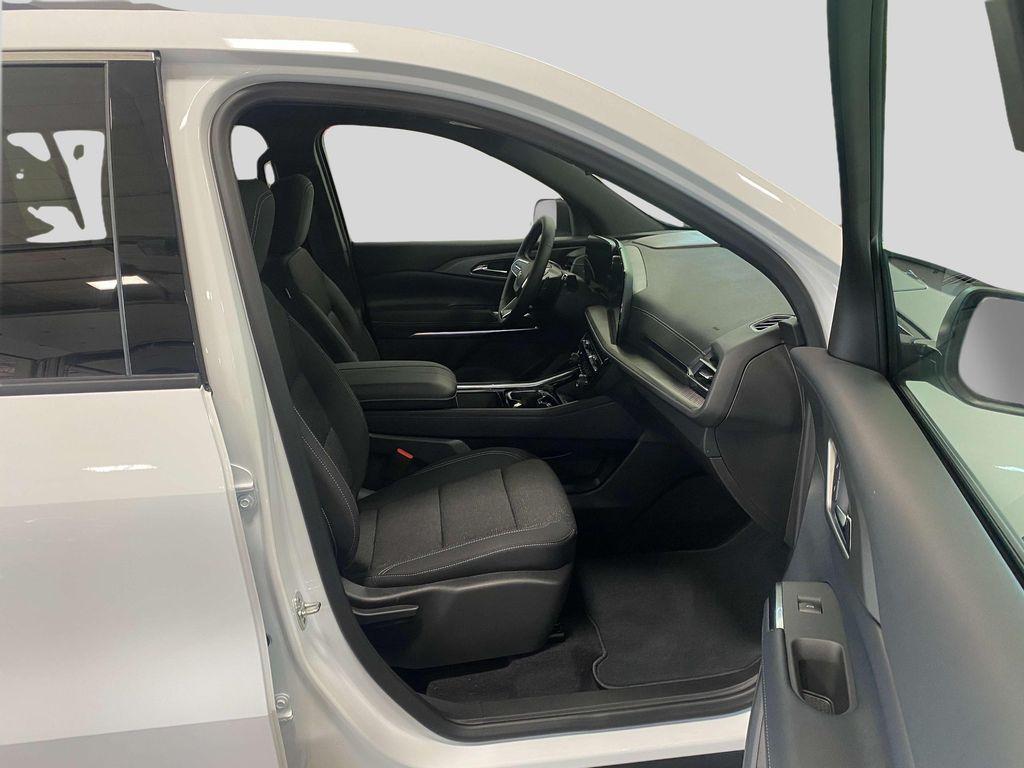 new 2025 Chevrolet Traverse car, priced at $44,195