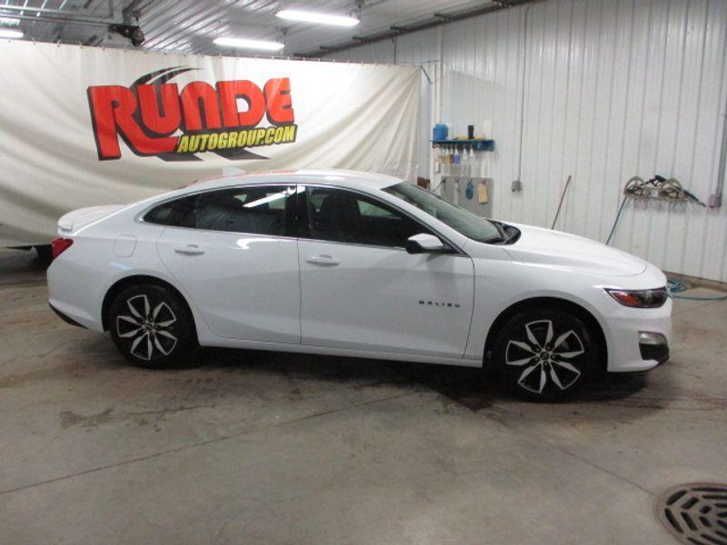 new 2024 Chevrolet Malibu car, priced at $27,095