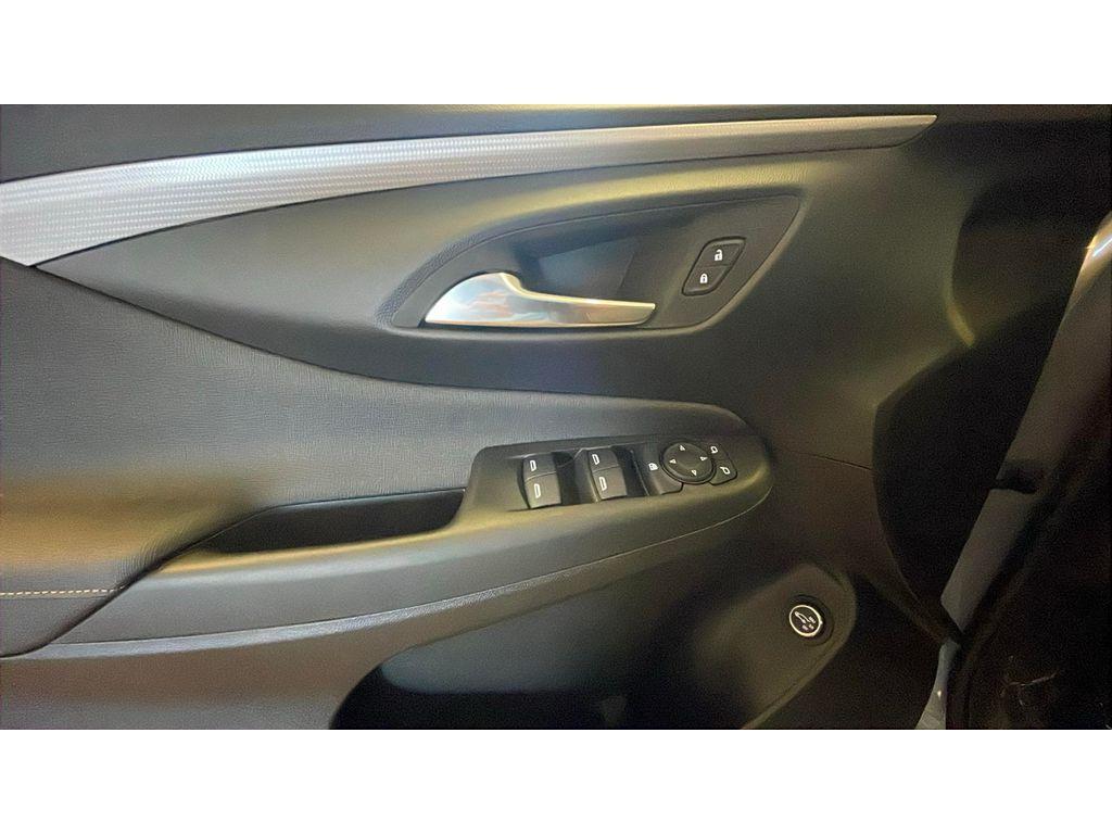 new 2025 Buick Envista car, priced at $30,835