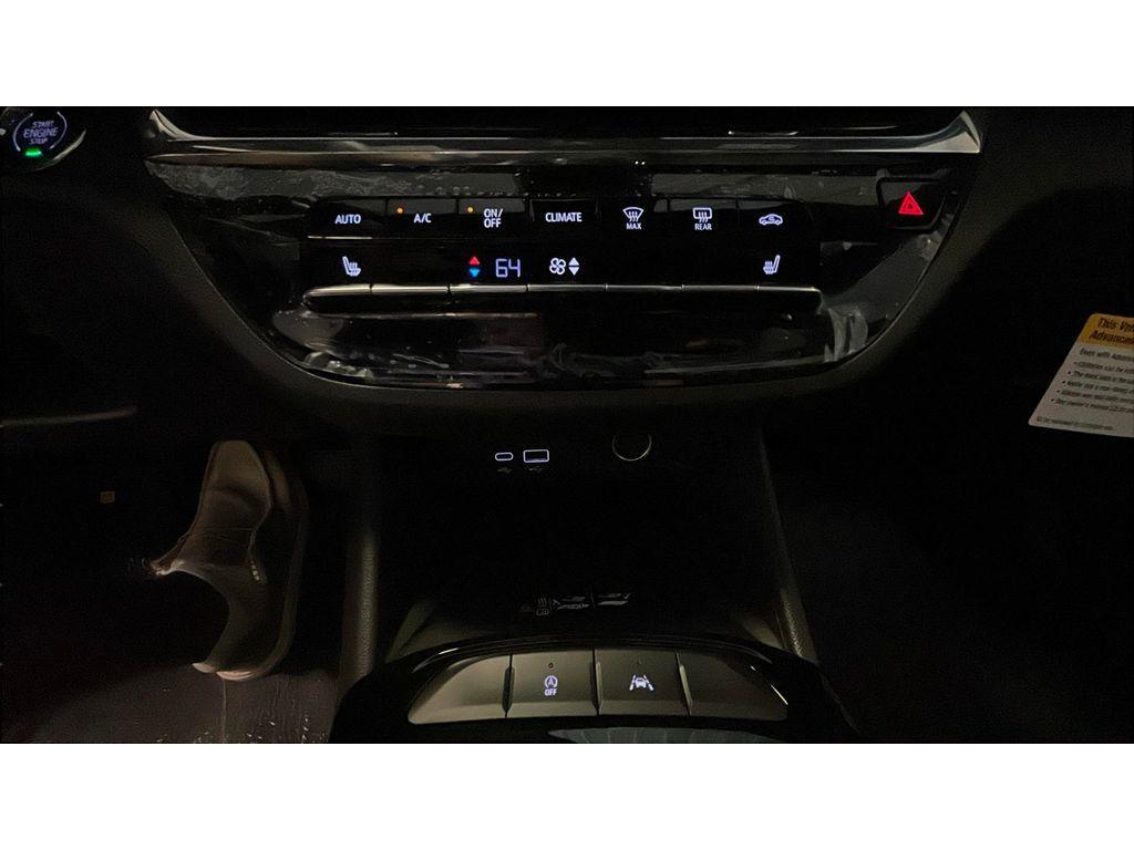 new 2025 Buick Envista car, priced at $30,835