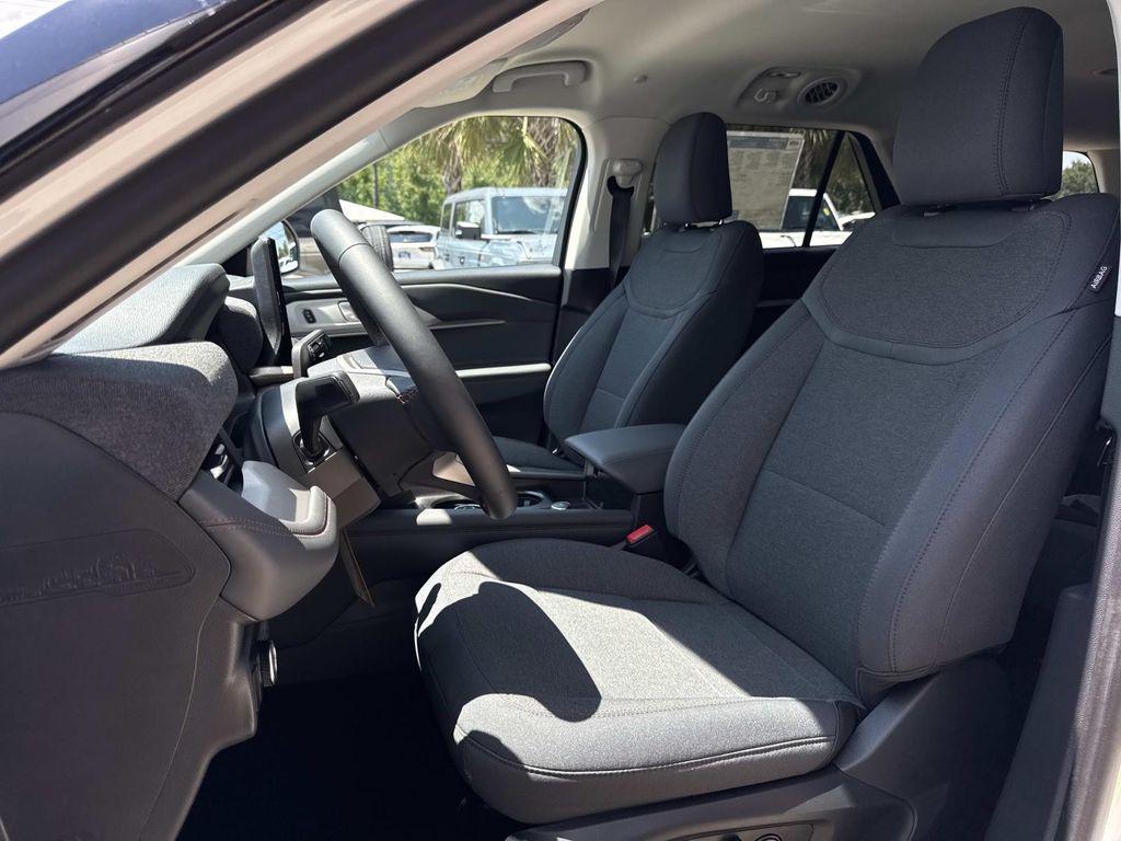 new 2025 Ford Explorer car, priced at $41,175