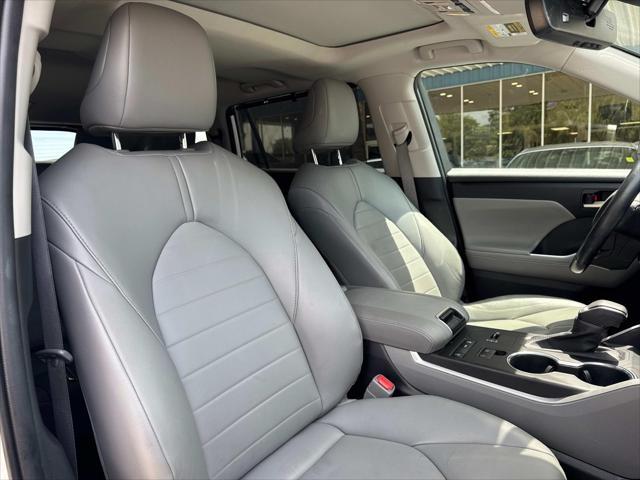 used 2022 Toyota Highlander car, priced at $31,767