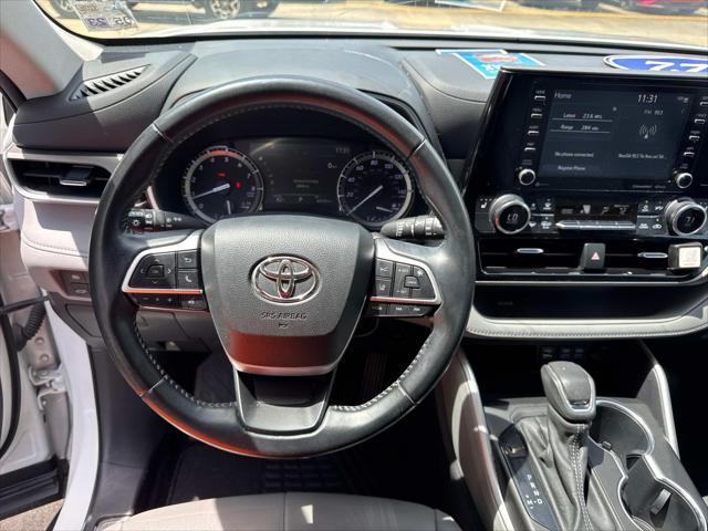 used 2022 Toyota Highlander car, priced at $31,767