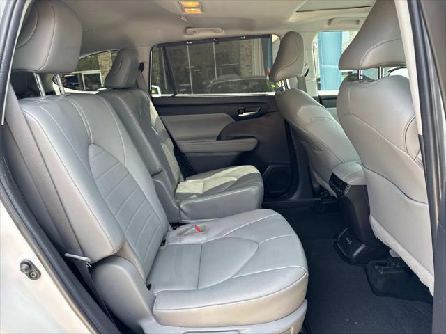 used 2022 Toyota Highlander car, priced at $31,767