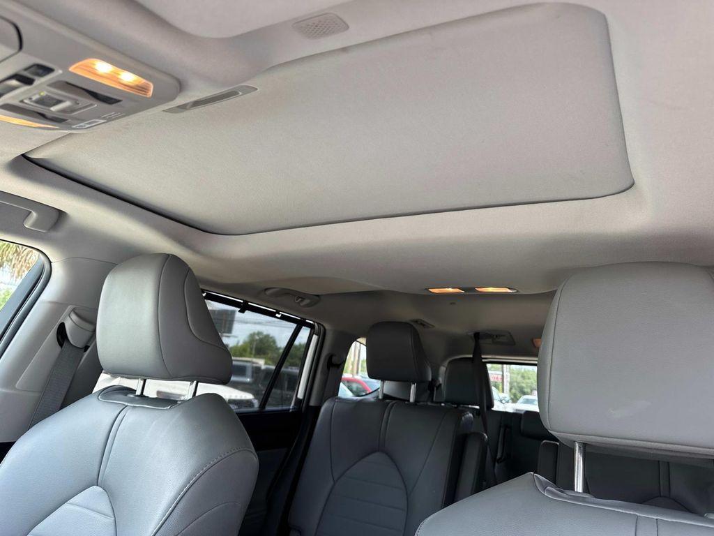 used 2022 Toyota Highlander car, priced at $29,993