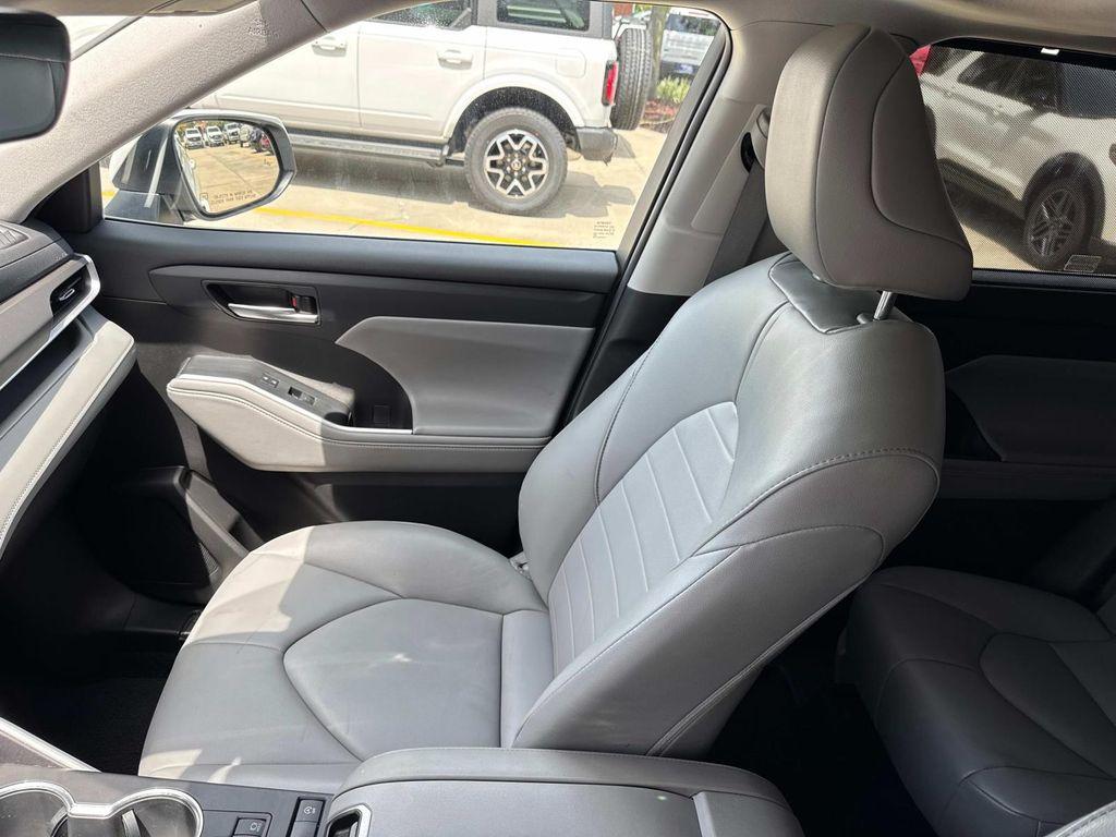 used 2022 Toyota Highlander car, priced at $29,993