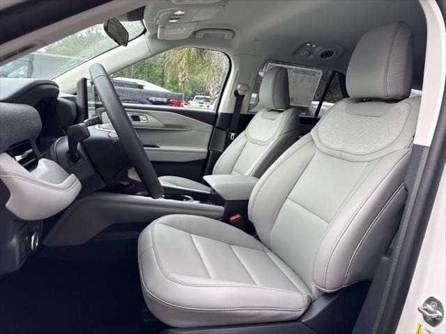 new 2025 Ford Explorer car