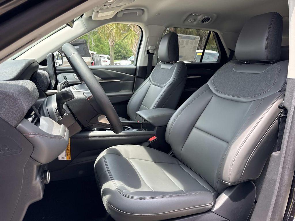 new 2025 Ford Explorer car, priced at $44,170