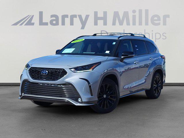 used 2025 Toyota Highlander car, priced at $49,995