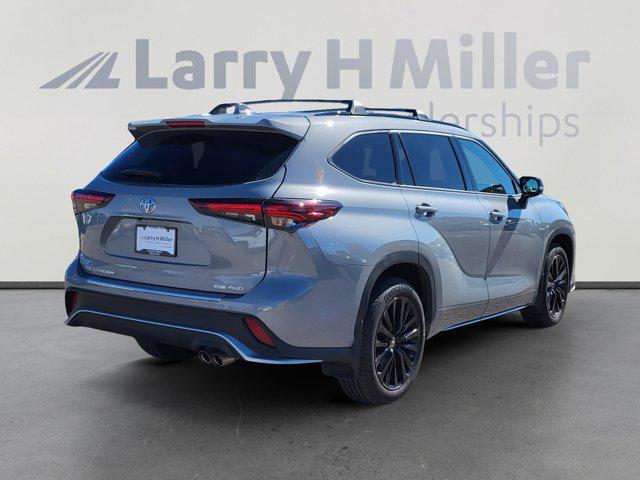 used 2025 Toyota Highlander car, priced at $49,995