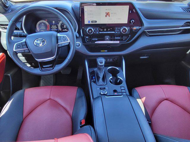 used 2025 Toyota Highlander car, priced at $49,995