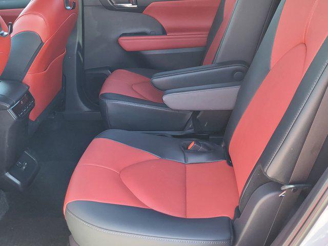 used 2025 Toyota Highlander car, priced at $49,995