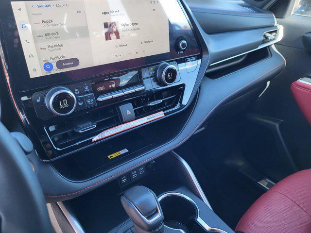 used 2025 Toyota Highlander car, priced at $49,995