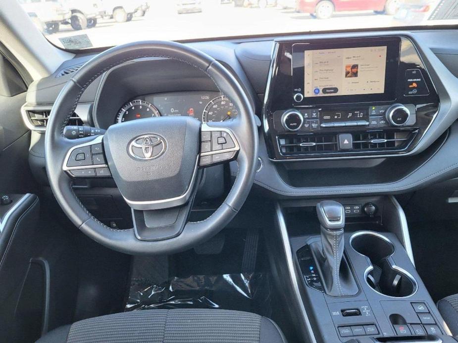 used 2023 Toyota Highlander car, priced at $36,995