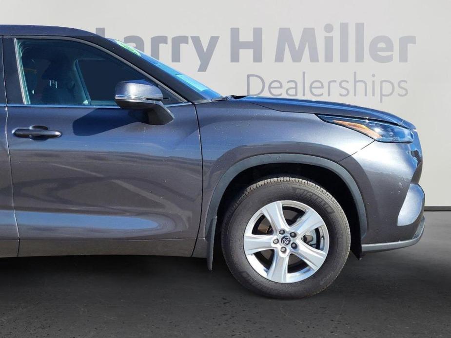 used 2023 Toyota Highlander car, priced at $36,995