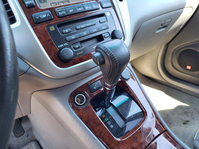 used 2007 Toyota Highlander Hybrid car, priced at $10,995