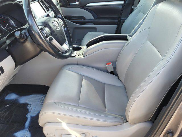 used 2019 Toyota Highlander car, priced at $28,495