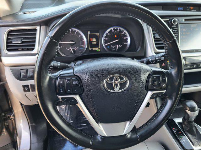 used 2019 Toyota Highlander car, priced at $28,495