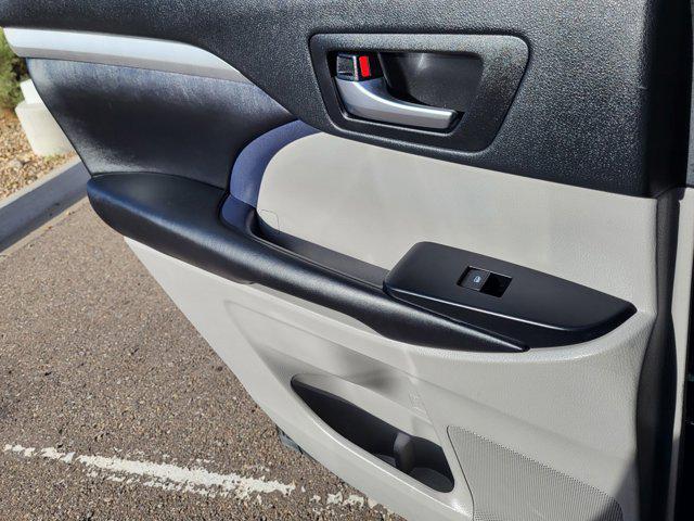 used 2019 Toyota Highlander car, priced at $28,495