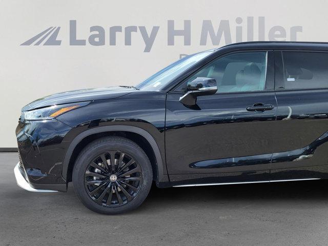 used 2024 Toyota Highlander car, priced at $44,495