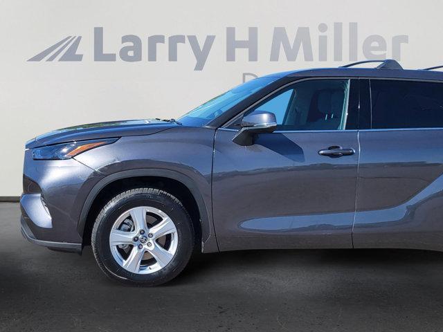 used 2022 Toyota Highlander Hybrid car, priced at $36,495