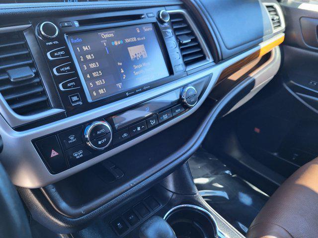 used 2019 Toyota Highlander car, priced at $26,995