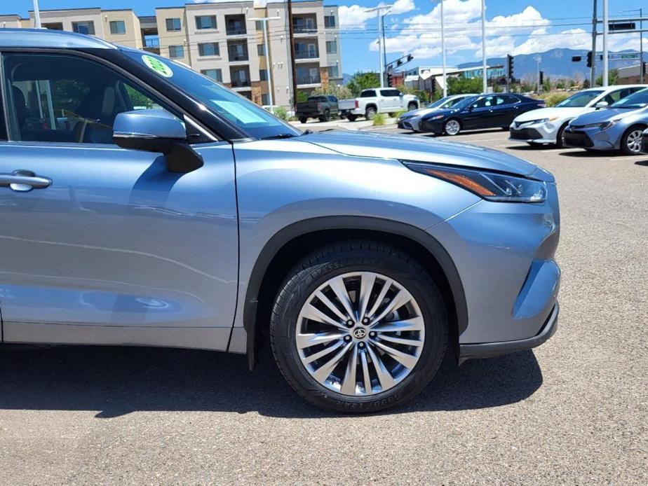 used 2022 Toyota Highlander car, priced at $41,995