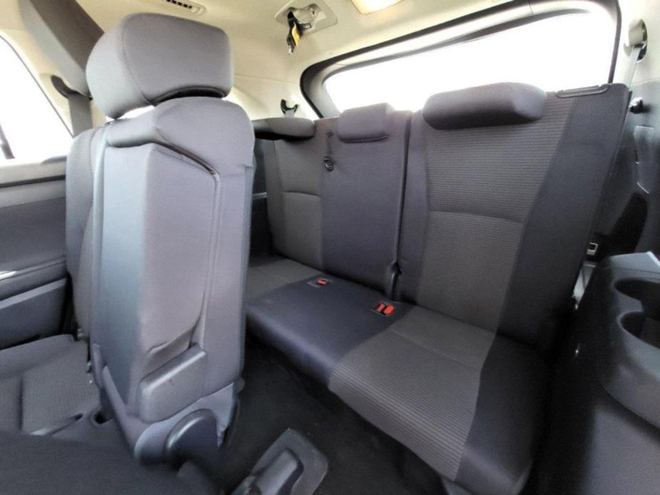 used 2023 Toyota Highlander car, priced at $32,995